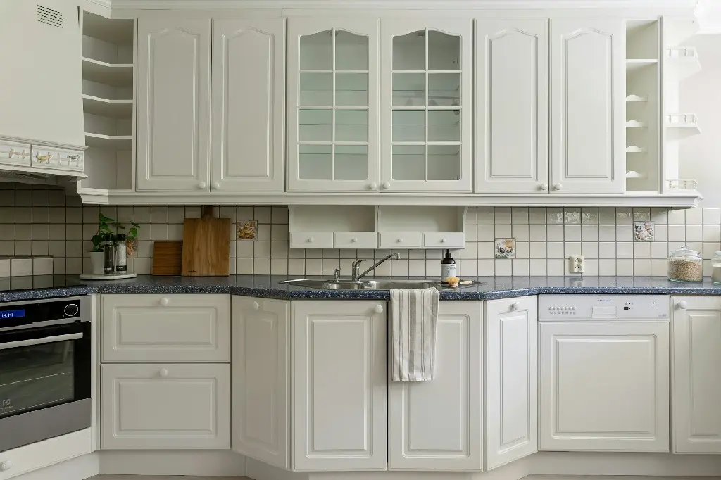 unsplash_-OLivk-cnGw_thermofoil cabinet.jpg.jpg.webp
