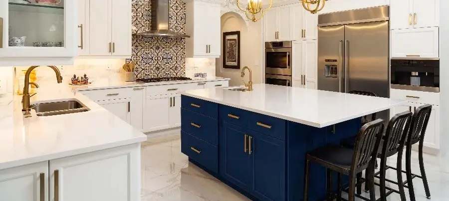 transitional_2-tone_white+blue_quartz_mosaic.webp