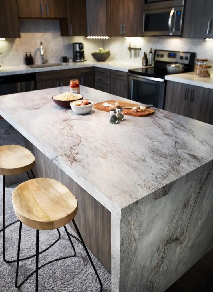 Laminate-Formica-SeaPearl-CarraraBianco-Kitchen.webp