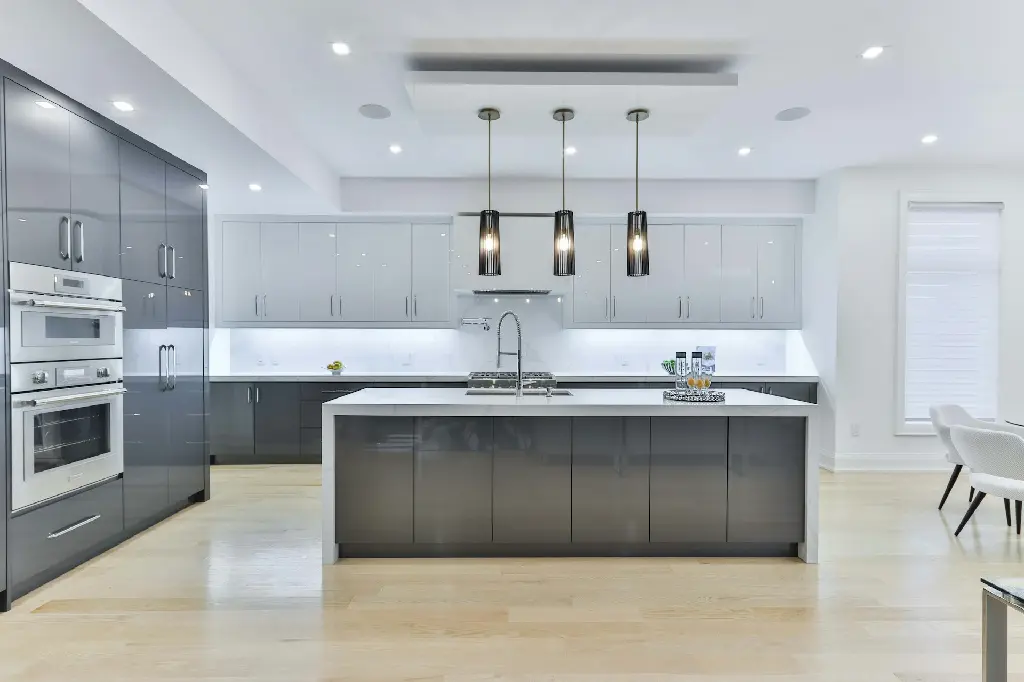 unsplash_RwXneIyqxAw_kitchen.jpg.webp