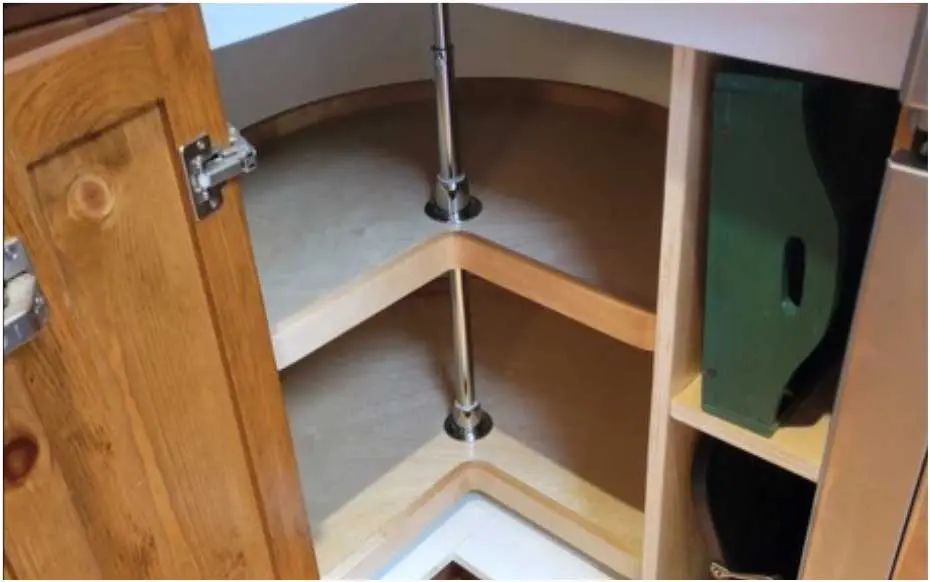 Asymetrical_corner_lazy-susan.webp