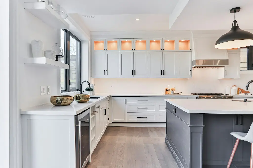 unsplash_wWEQUGmbBrE_shaker style kitchen.jpg.jpg.jpg.jpg.webp