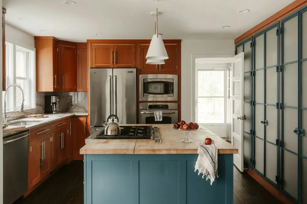 unsplash__fIj9AAaRag_shaker style kitchen.jpg.jpg.jpg.webp